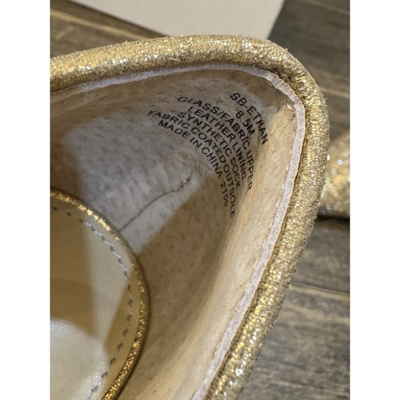 Betsey Johnson Chic Gold Floral Women's Pump Size 8.5 - Picture 9 of 12